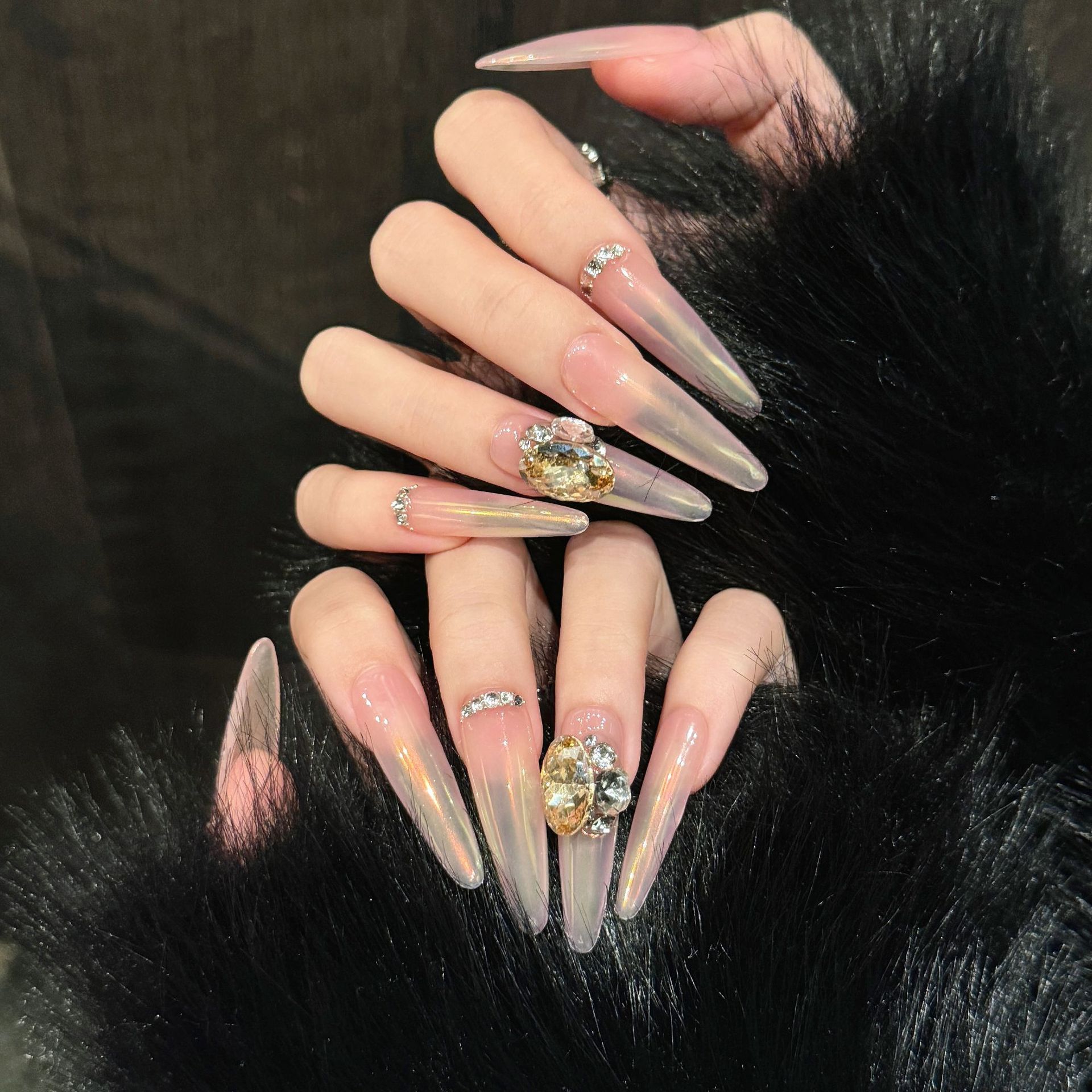 Nail Art Wedding - 手作りヌードピンクオーロラグラデーションプレス爪に大きなクリスタルデザイン偽爪ロングオーバルヘッドファッション偽ネイルパッチ