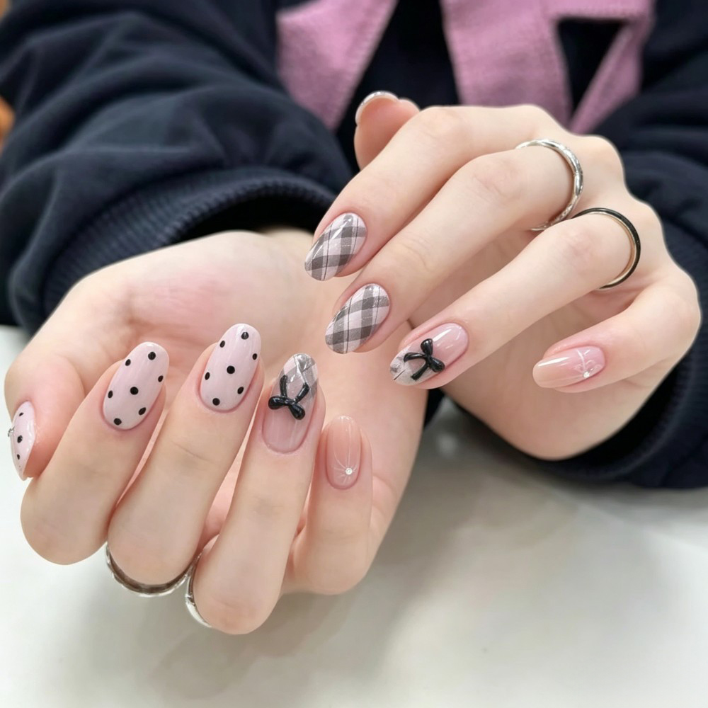 24枚入り フレンチプレード豆ペーストピンクパウダーバタフラ - Nail Art Wedding のレビューと価格