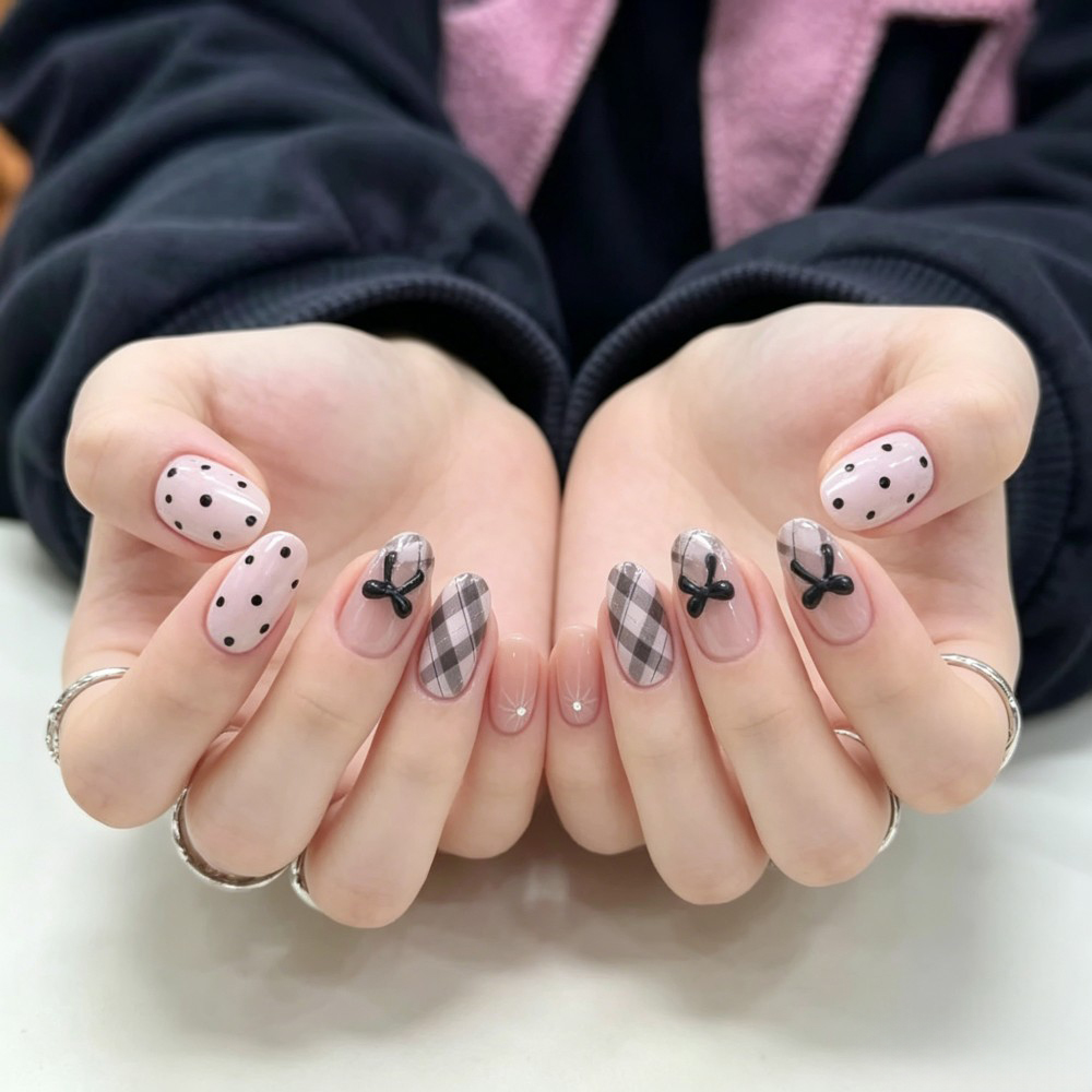 24枚入り フレンチプレード豆ペーストピンクパウダーバタフラ - Nail Art Wedding のレビューと価格