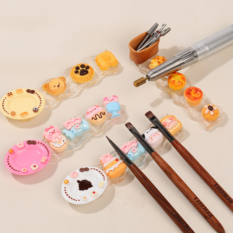 カニウ 可愛い動物ネイルブラシホルダー 5グリッド プラスチ - Nail Fan Brush のレビューと価格